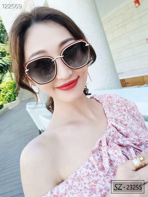 DIOR-迪奧 2019新款 太陽鏡 減輕強光負擔 遮擋有害光線防輻射 出行旅遊必備品 2325S  lly1181